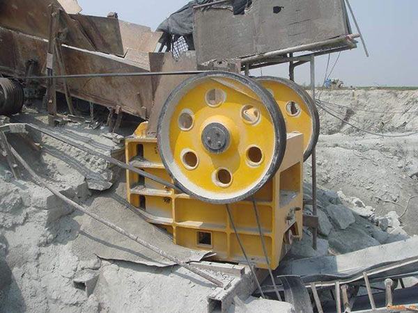 移動(dòng)鄂破破碎機(jī).jpg